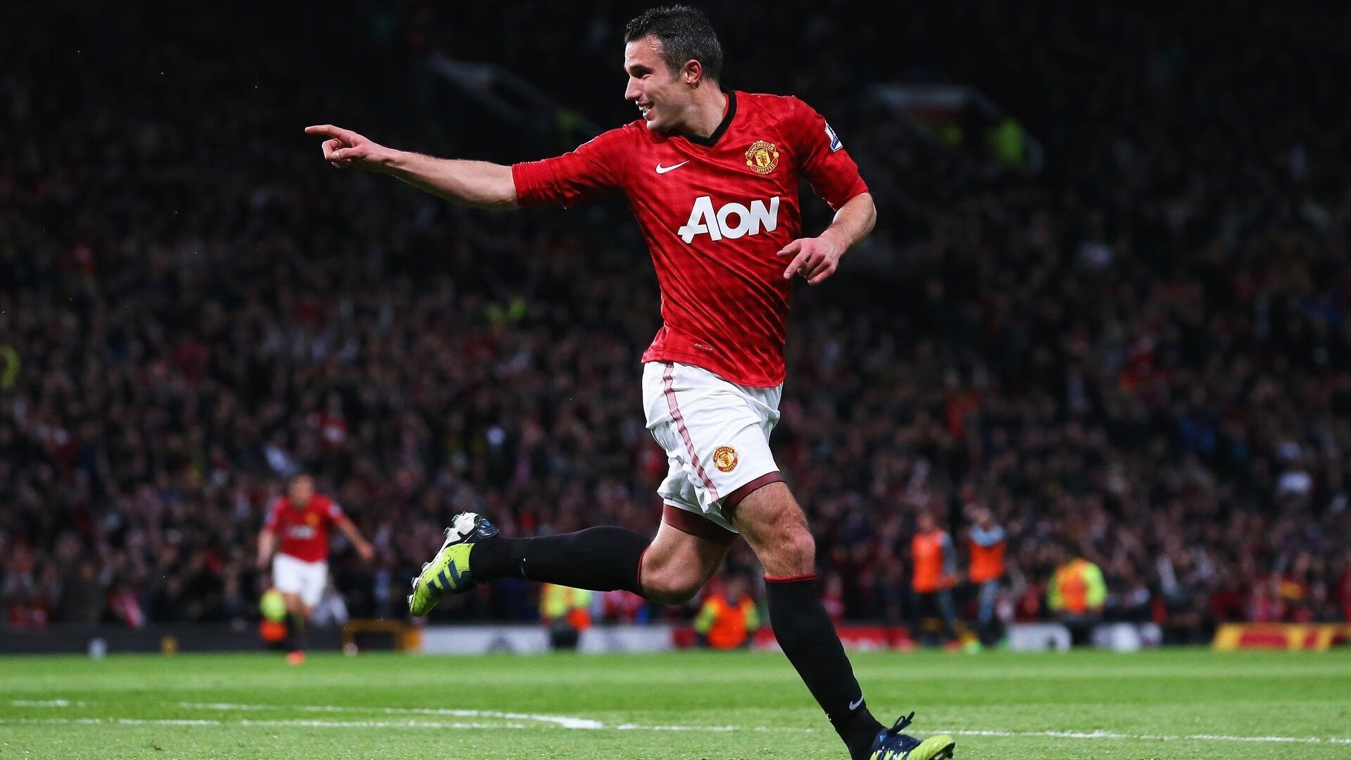 冠军球队球员签名会现场秩序井然粉丝反响热烈，ning冠军签名